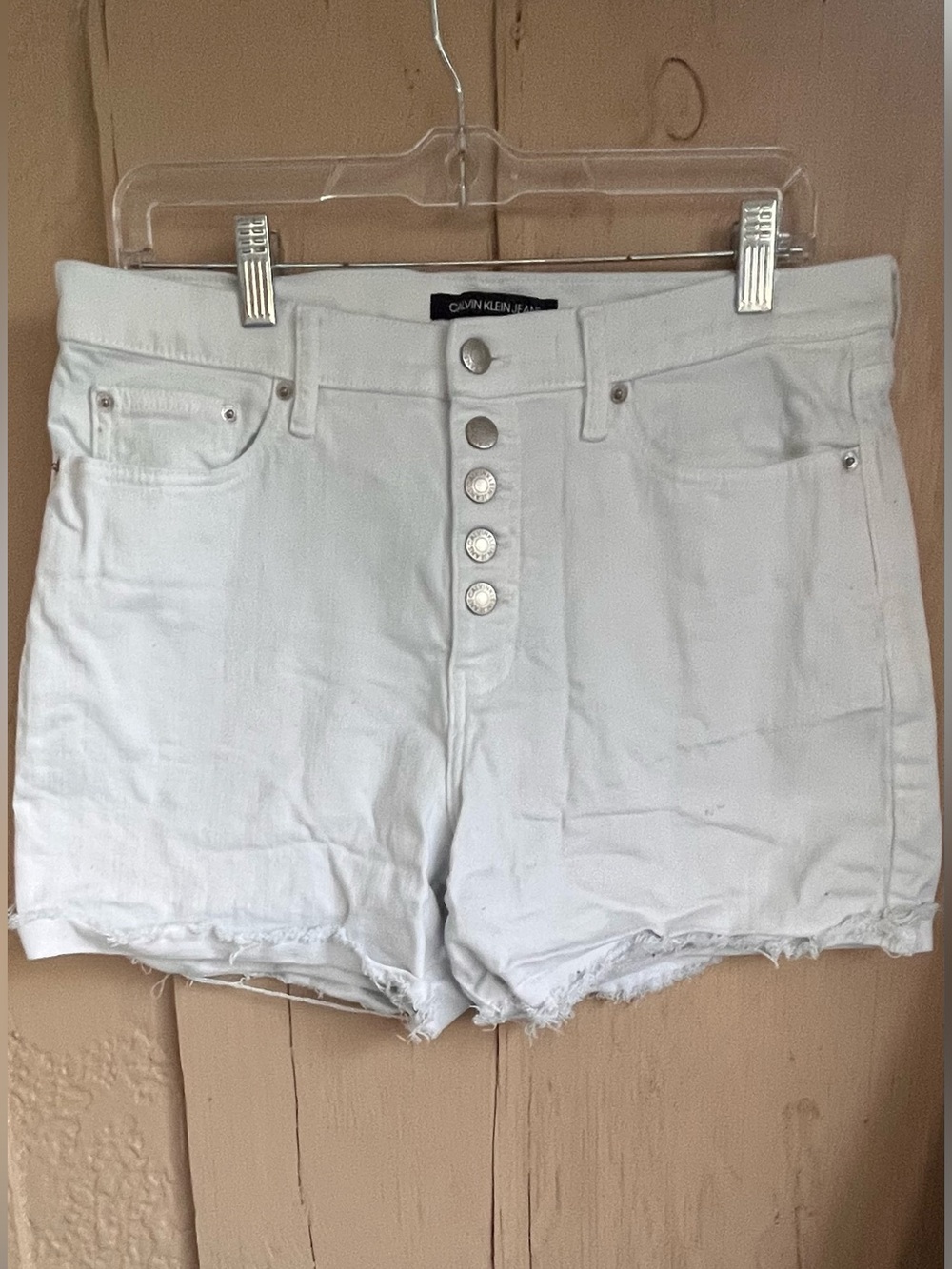 Calvin Klein Jeans White Button-Front Frayed Hem Denim Shorts size 31.